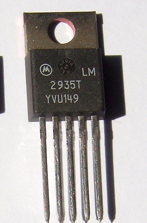 LM2935T